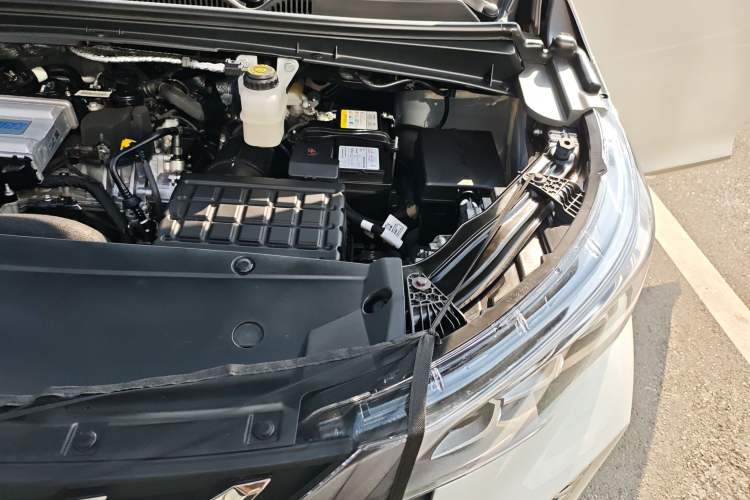 Used GAC Trumpchi M6 2023 PRO 270T DCT Luxury Edition Engine Bay Left