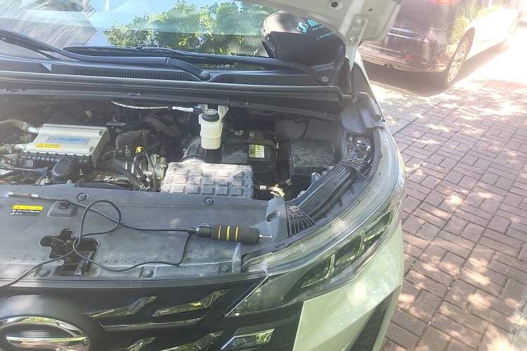 Used GAC Trumpchi M6 2023 PRO 270T DCT Luxury Edition Engine Bay Left