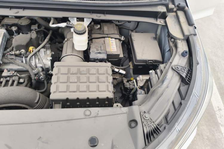 Used GAC Trumpchi M6 2023 PRO 270T DCT Luxury Edition Engine Bay Left