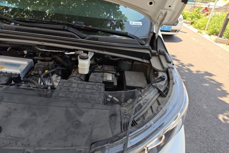 Used GAC Trumpchi M6 2023 PRO 270T DCT Luxury Edition Engine Bay Left