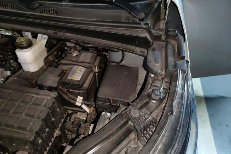 Used GAC Trumpchi M6 2023 PRO 270T DCT Luxury Edition Engine Bay Left