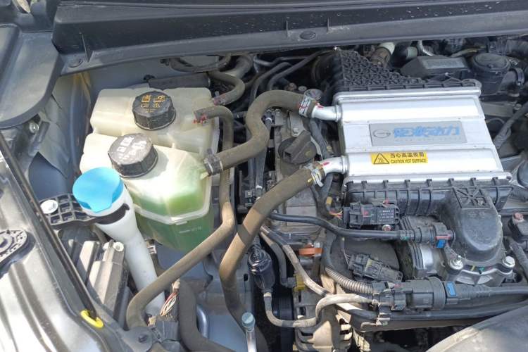 Used GAC Trumpchi M6 2023 PRO 270T DCT Luxury Edition Engine Bay Right