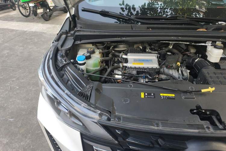 Used GAC Trumpchi M6 2023 PRO 270T DCT Luxury Edition Engine Bay Right