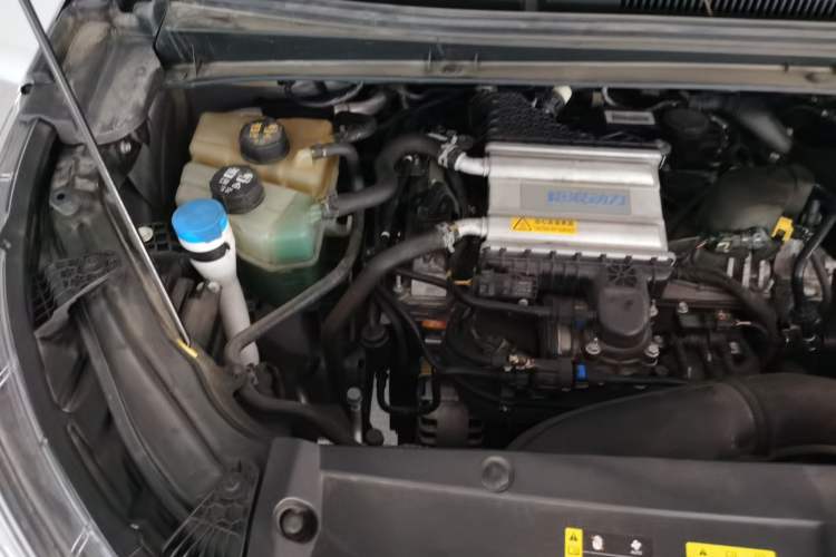 Used GAC Trumpchi M6 2023 PRO 270T DCT Luxury Edition Engine Bay Right