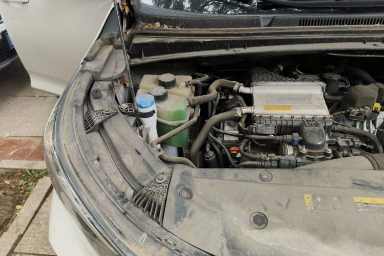 Used GAC Trumpchi M6 2023 PRO 270T DCT Elite Edition Engine Bay Right