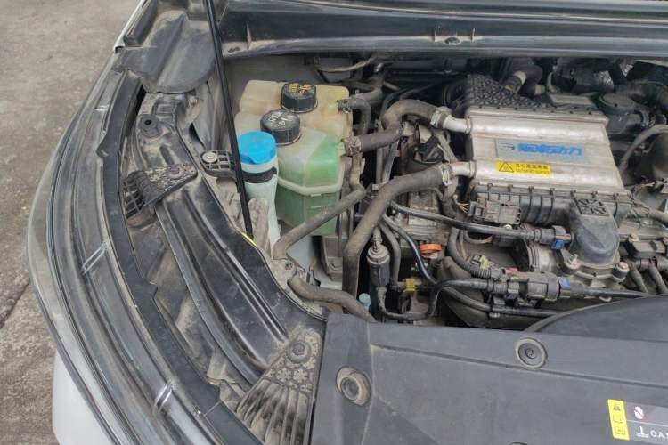 Used GAC Trumpchi M6 2023 PRO 270T DCT Luxury Edition Engine Bay Right