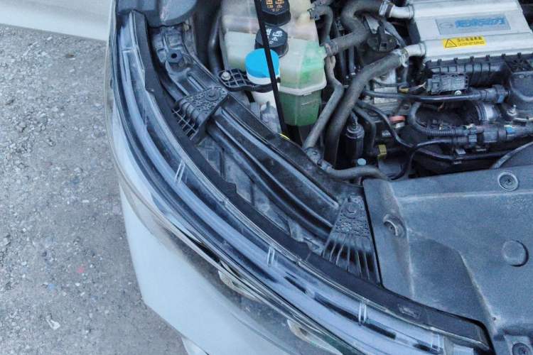 Used GAC Trumpchi M6 2023 PRO 270T DCT Luxury Edition Engine Bay Right