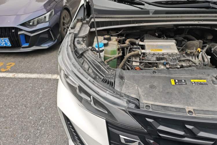 Used GAC Trumpchi M6 2023 PRO 270T DCT Luxury Edition Engine Bay Right