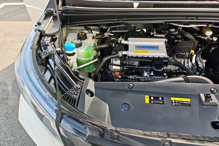Used GAC Trumpchi M6 2023 PRO 270T DCT Luxury Edition Engine Bay Right