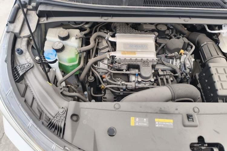 Used GAC Trumpchi M6 2023 PRO 270T DCT Luxury Edition Engine Bay Right