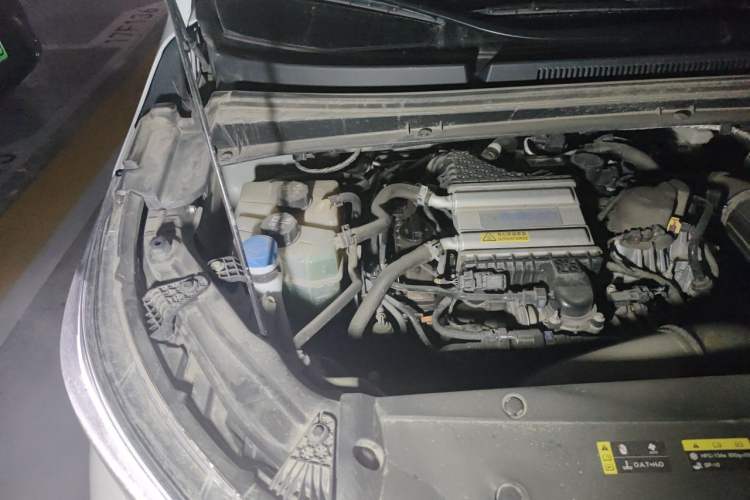 Used GAC Trumpchi M6 2023 PRO 270T DCT Luxury Edition Engine Bay Right