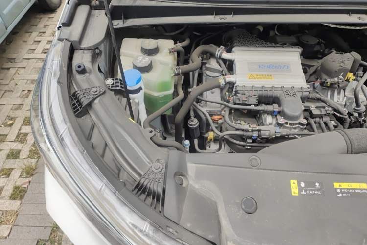 Used GAC Trumpchi M6 2023 PRO 270T DCT Luxury Edition Engine Bay Right