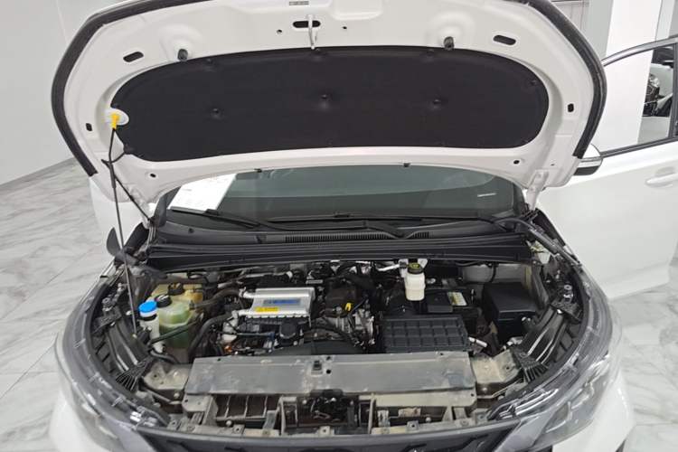 Used GAC Trumpchi M6 2023 PRO 270T DCT Luxury Edition Engine Bay