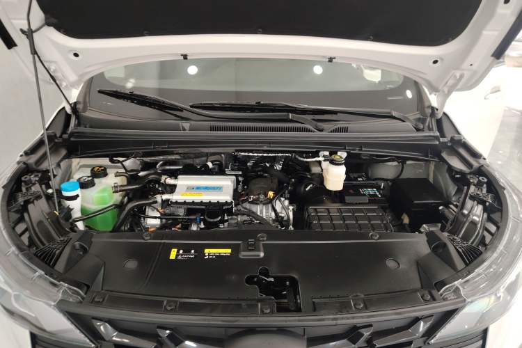 Used GAC Trumpchi M6 2023 PRO 270T DCT Luxury Edition Engine Bay