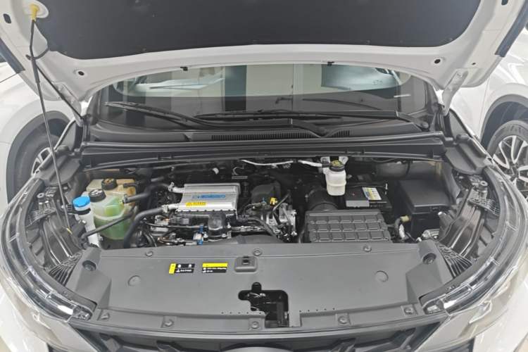 Used GAC Trumpchi M6 2023 PRO 270T DCT Luxury Edition Engine Bay