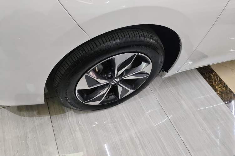 Used GAC Trumpchi M6 2023 PRO 270T DCT Luxury Edition Exterior 4