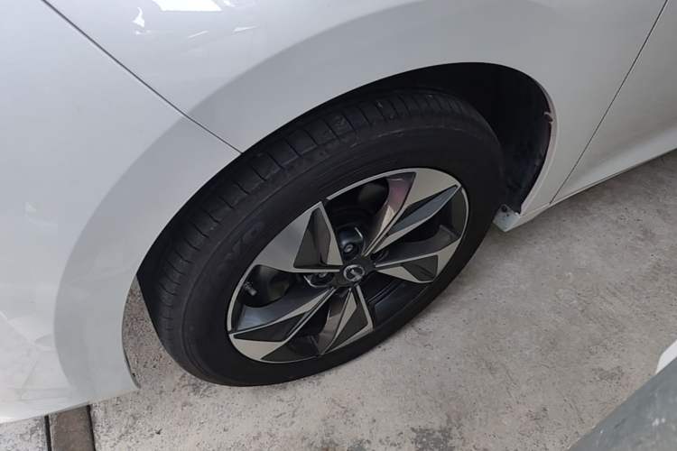 Used GAC Trumpchi M6 2023 PRO 270T DCT Luxury Edition Exterior 4