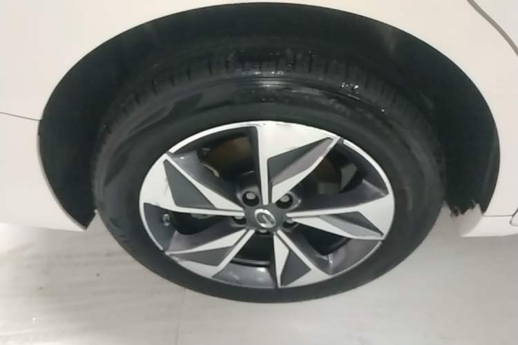 Used GAC Trumpchi M6 2023 PRO 270T DCT Luxury Edition Exterior 5