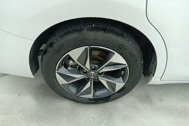 Used GAC Trumpchi M6 2023 PRO 270T DCT Luxury Edition Exterior 5
