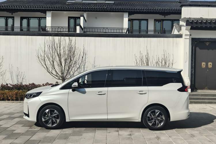 Used GAC Trumpchi M6 2023 PRO 270T DCT Luxury Edition Exterior 6