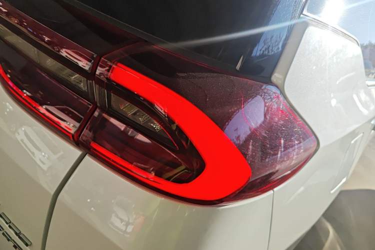Used GAC Trumpchi M6 2023 PRO 270T DCT Luxury Edition Exterior 6