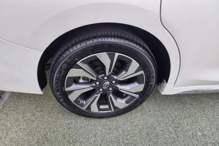 Used GAC Trumpchi M6 2023 PRO 270T DCT Prestige Edition Exterior 8