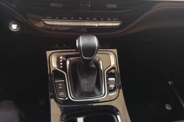 Used GAC Trumpchi M6 2023 PRO 270T DCT Luxury Edition Gear Lever