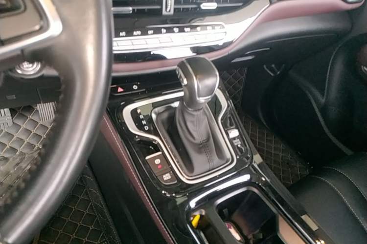 Used GAC Trumpchi M6 2023 PRO 270T DCT Luxury Edition Gear Lever