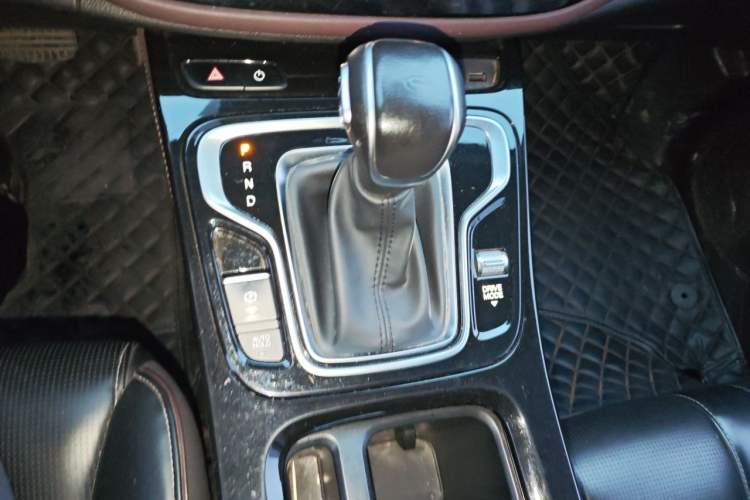 Used GAC Trumpchi M6 2023 PRO 270T DCT Luxury Edition Gear Lever