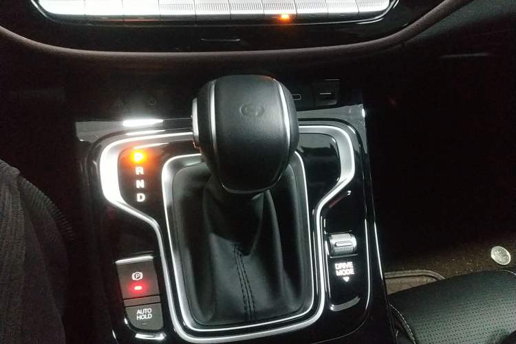 Used GAC Trumpchi M6 2023 PRO 270T DCT Luxury Edition Gear Lever
