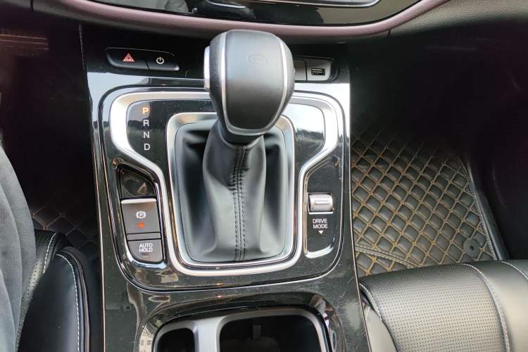 Used GAC Trumpchi M6 2023 PRO 270T DCT Luxury Edition Gear Lever