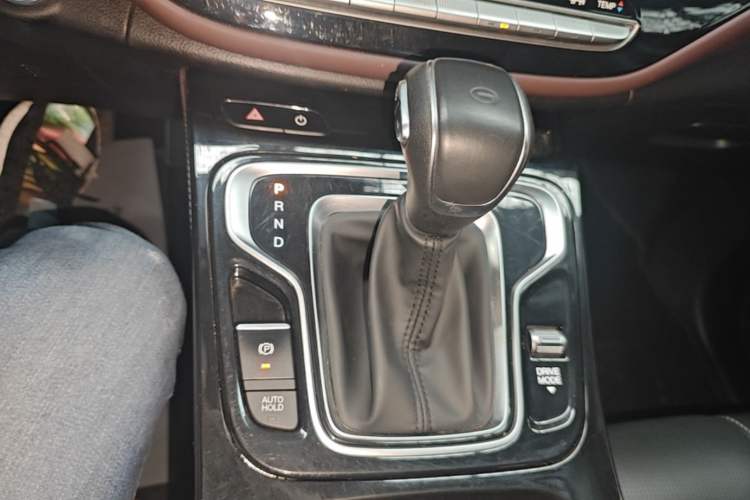 Used GAC Trumpchi M6 2023 PRO 270T DCT Luxury Edition Gear Lever