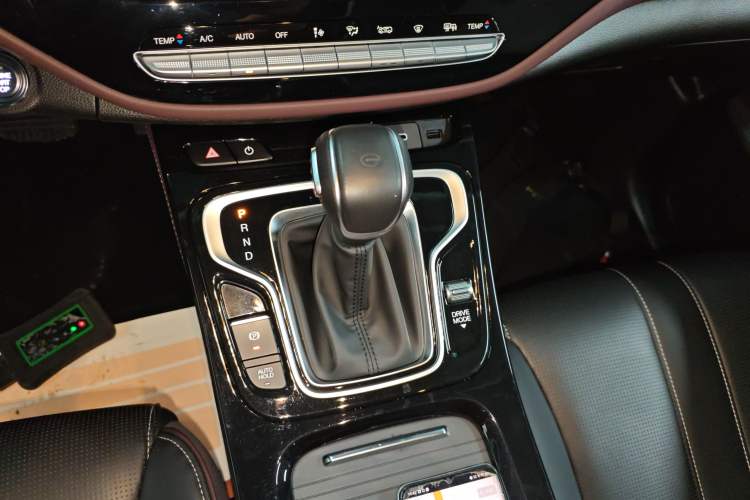Used GAC Trumpchi M6 2023 PRO 270T DCT Luxury Edition Gear Lever