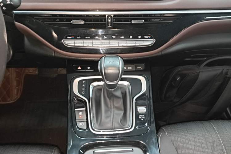Used GAC Trumpchi M6 2023 PRO 270T DCT Elite Edition Gear Lever