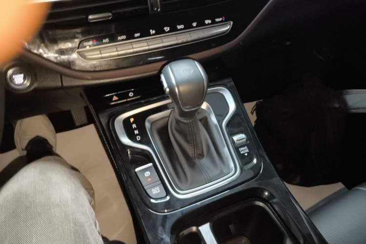 Used GAC Trumpchi M6 2023 PRO 270T DCT Luxury Edition Gear Lever