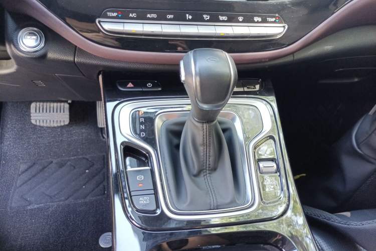 Used GAC Trumpchi M6 2023 PRO 270T DCT Luxury Edition Gear Lever