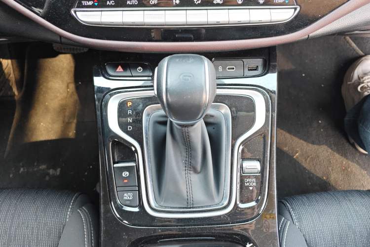 Used GAC Trumpchi M6 2023 PRO 270T DCT Elite Edition Gear Lever