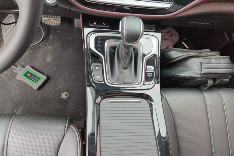 Used GAC Trumpchi M6 2023 PRO 270T DCT Luxury Edition Gear Lever