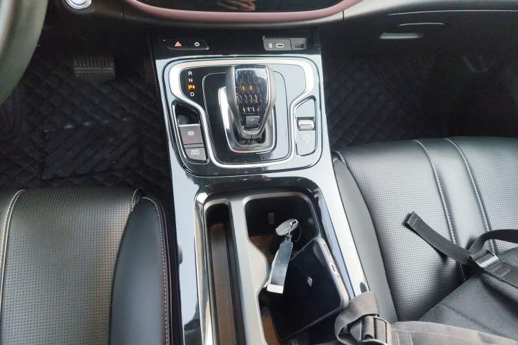 Used GAC Trumpchi M6 2023 PRO 270T DCT Prestige Edition Gear Lever