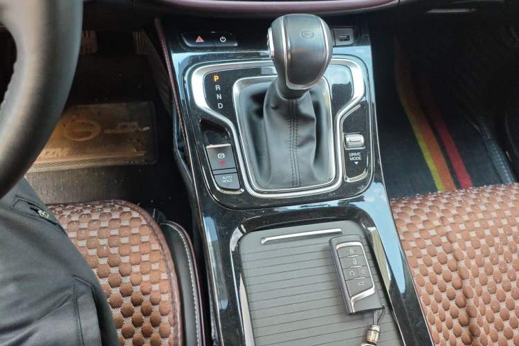 Used GAC Trumpchi M6 2023 PRO 270T DCT Luxury Edition Gear Lever