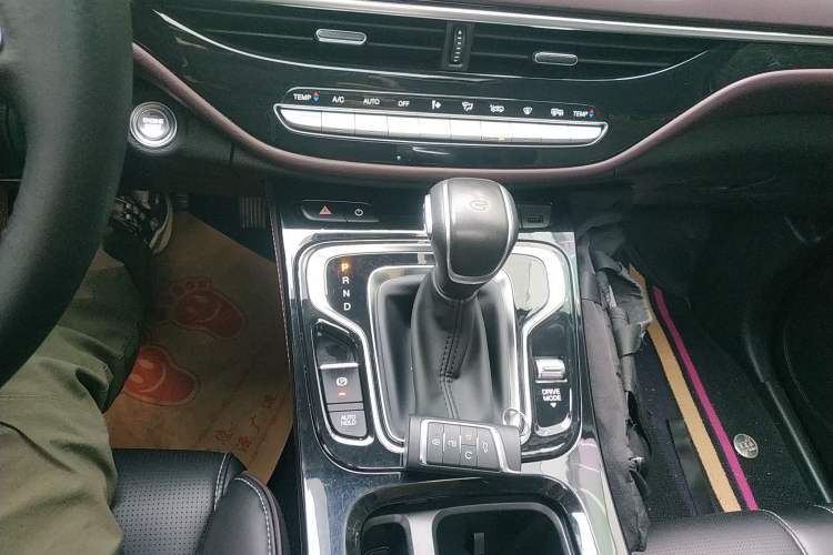 Used GAC Trumpchi M6 2023 PRO 270T DCT Luxury Edition Gear Lever