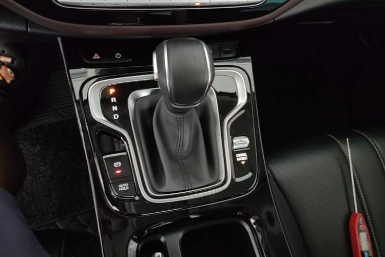Used GAC Trumpchi M6 2023 PRO 270T DCT Luxury Edition Gear Lever