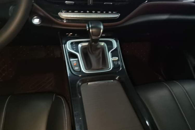 Used GAC Trumpchi M6 2023 PRO 270T DCT Luxury Edition Gear Lever