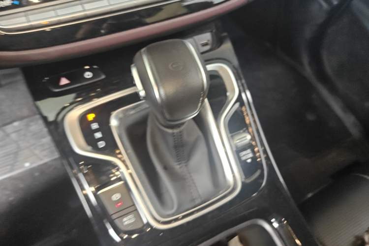 Used GAC Trumpchi M6 2023 PRO 270T DCT Luxury Edition Gear Lever