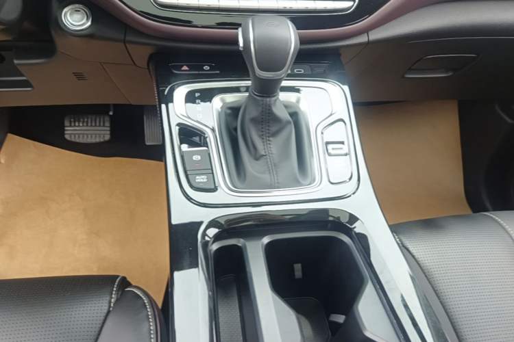 Used GAC Trumpchi M6 2023 PRO 270T DCT Luxury Edition Gear Lever