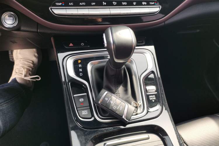 Used GAC Trumpchi M6 2023 PRO 270T DCT Luxury Edition Gear Lever