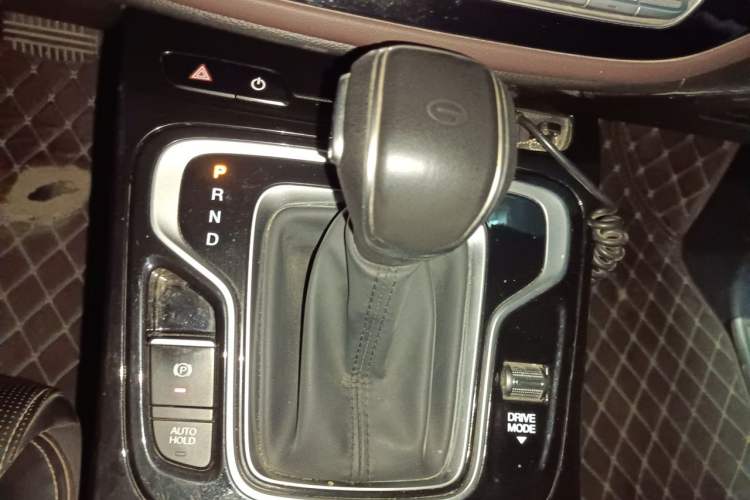Used GAC Trumpchi M6 2023 PRO 270T DCT Luxury Edition Gear Lever