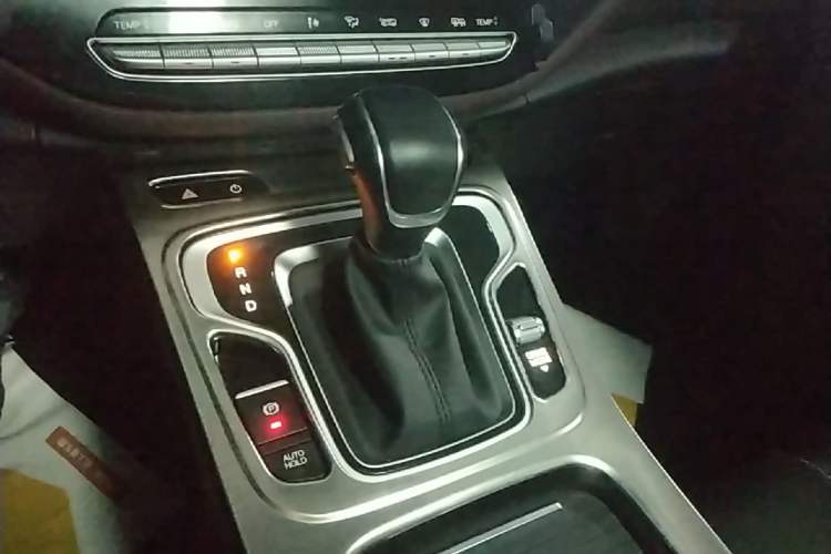 Used GAC Trumpchi M6 2023 PRO 270T DCT Luxury Edition Gear Lever