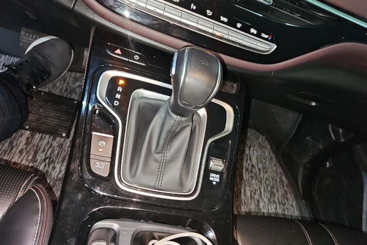 Used GAC Trumpchi M6 2023 PRO 270T DCT Luxury Edition Gear Lever