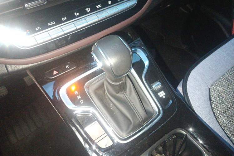 Used GAC Trumpchi M6 2023 PRO 270T DCT Luxury Edition Gear Lever